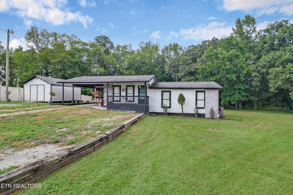 Photo of 125 Christopher Rd, Wartburg, TN 37887 (MLS # 1354926)