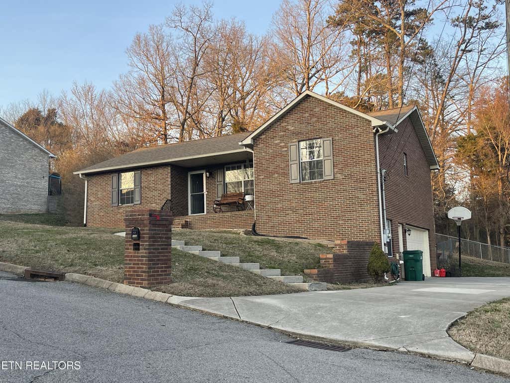 Photo of 8044 Florence Gardens Rd, Knoxville, TN 37938 (MLS # 1253581)
