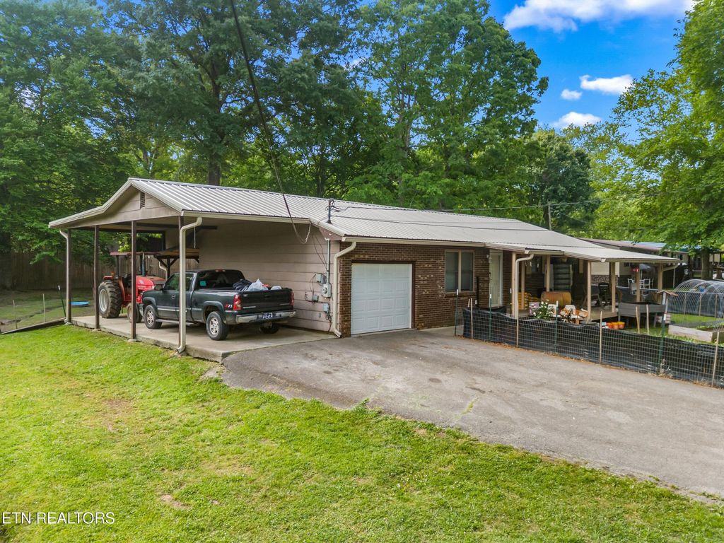 Photo of 572 Wells Drive, Newport, TN 37821 (MLS # 1340870)