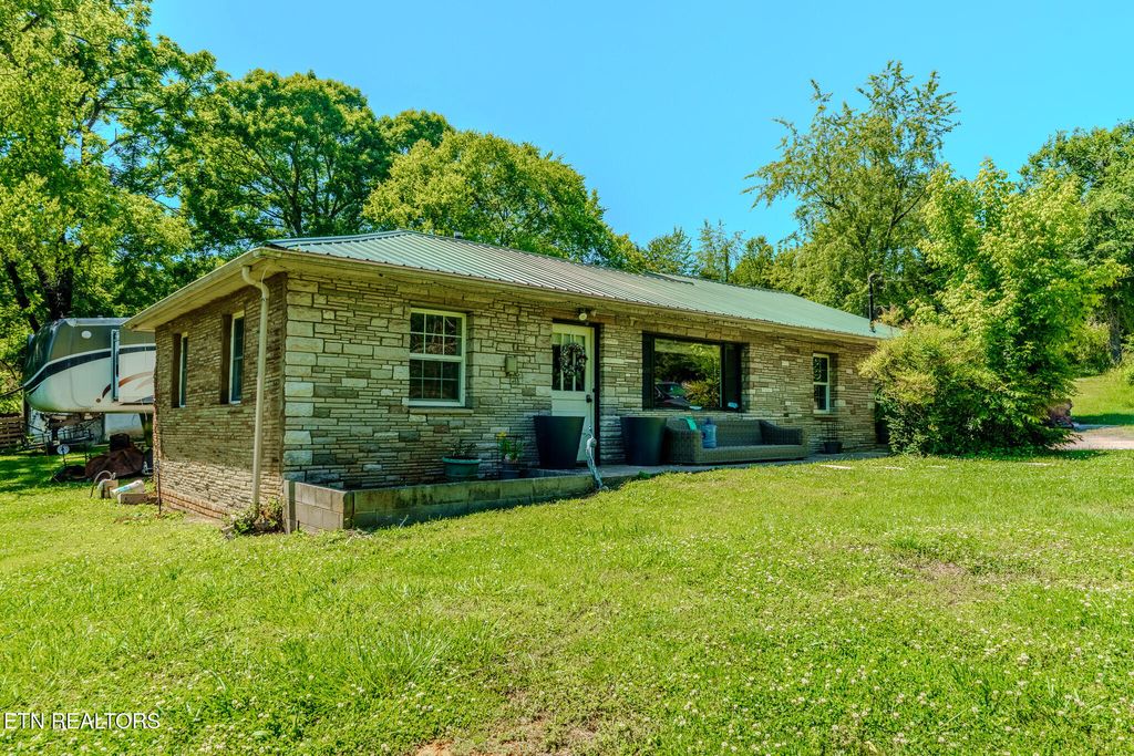 Photo of 2211 Tooles Bend Rd, Knoxville, TN 37922 (MLS # 1328830)