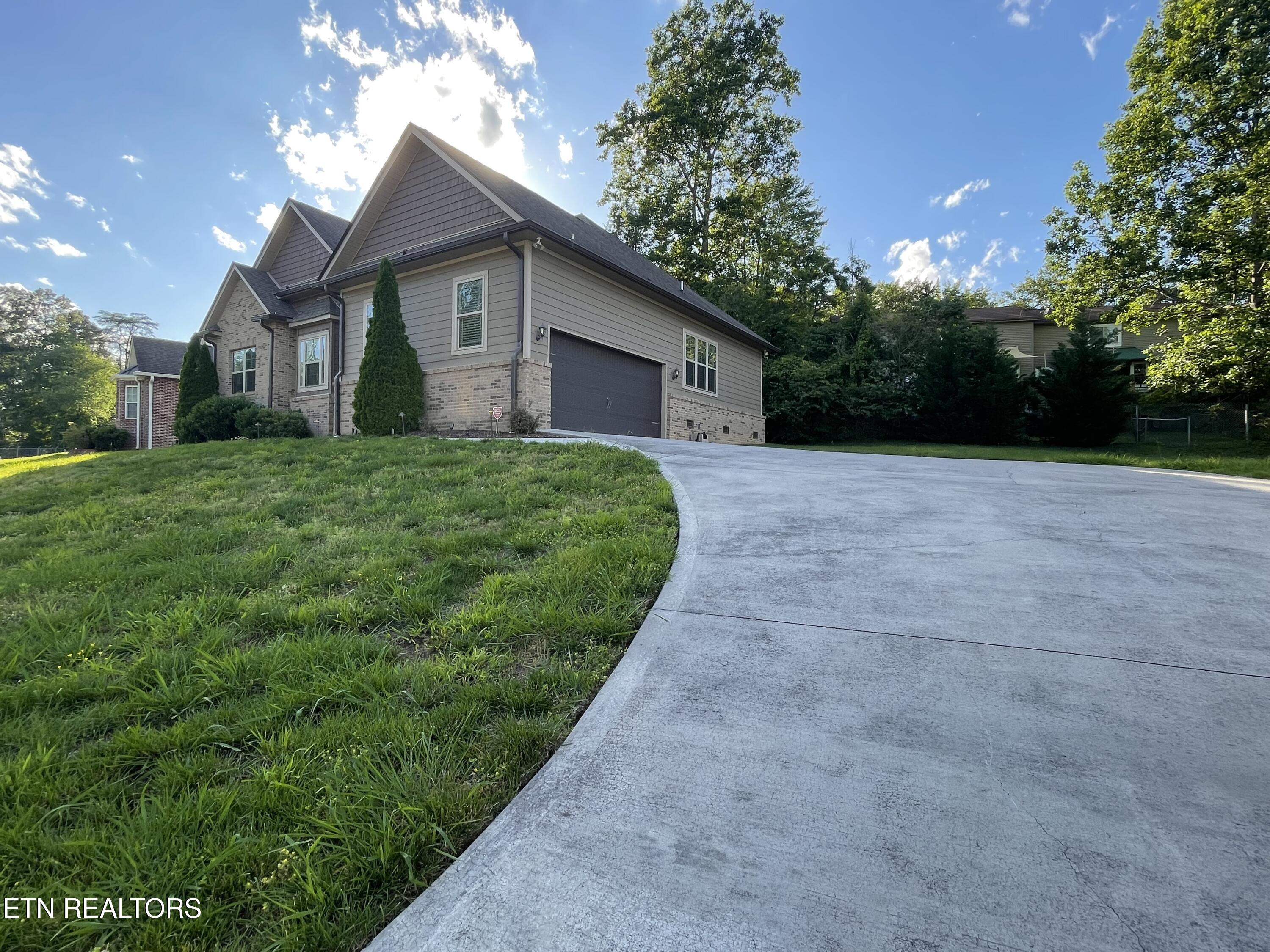 103 Crossroads Blvd