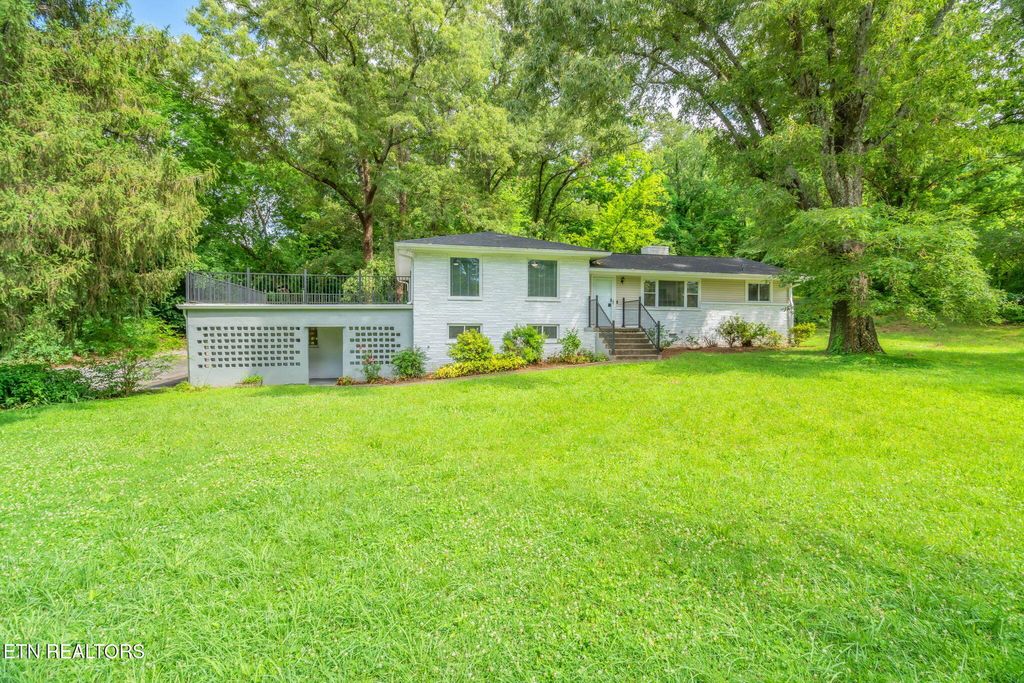 Photo of 4412 Bruhin Rd, Knoxville, TN 37912 (MLS # 1323397)