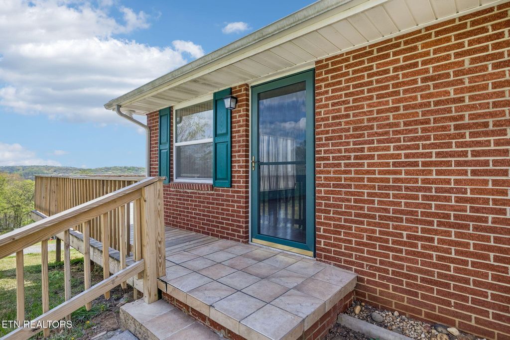 Photo of 132 Webb Circle, Lenoir City, TN 37771 (MLS # 1335340)