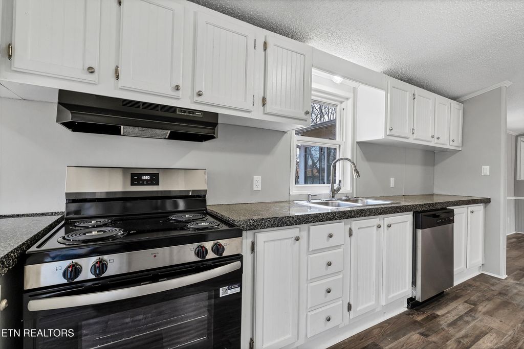 Photo of 533 Disco Loop Rd, Friendsville, TN 37737 (MLS # 1327869)