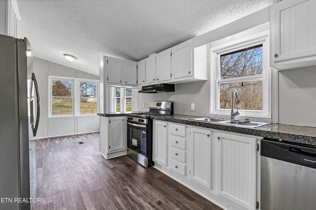 Photo of 533 Disco Loop Rd, Friendsville, TN 37737 (MLS # 1327869)