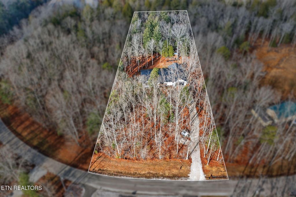 Photo of 399 Georgee Rd, Jamestown, TN 38556 (MLS # 1328253)