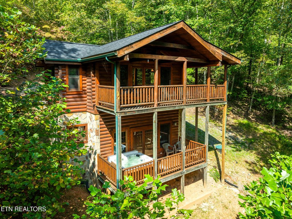 Photo of 4062 Chamberlain Lane, Sevierville, TN 37862 (MLS # 1316215)