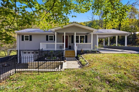 Photo of 1284 Sulphur Springs Rd, Clinton, TN 37716 (MLS # 1359778)