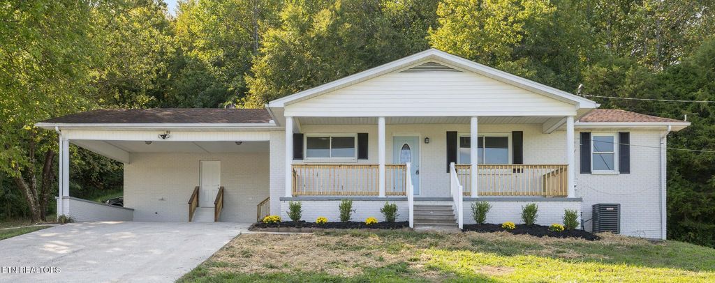 Photo of 886 Old Harriman Hwy, Oliver Springs, TN 37840 (MLS # 1314984)