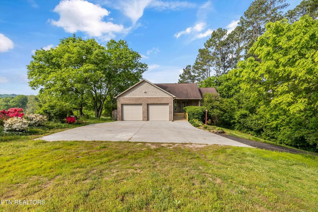 Photo of 668 Martin Mill Pike, Rockford, TN 37853 (MLS # 1298903)