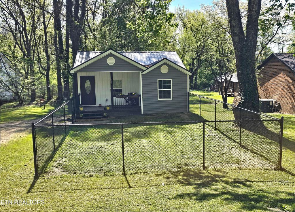 Photo of 729 Clymersville Rd, Rockwood, TN 37854 (MLS # 1337087)