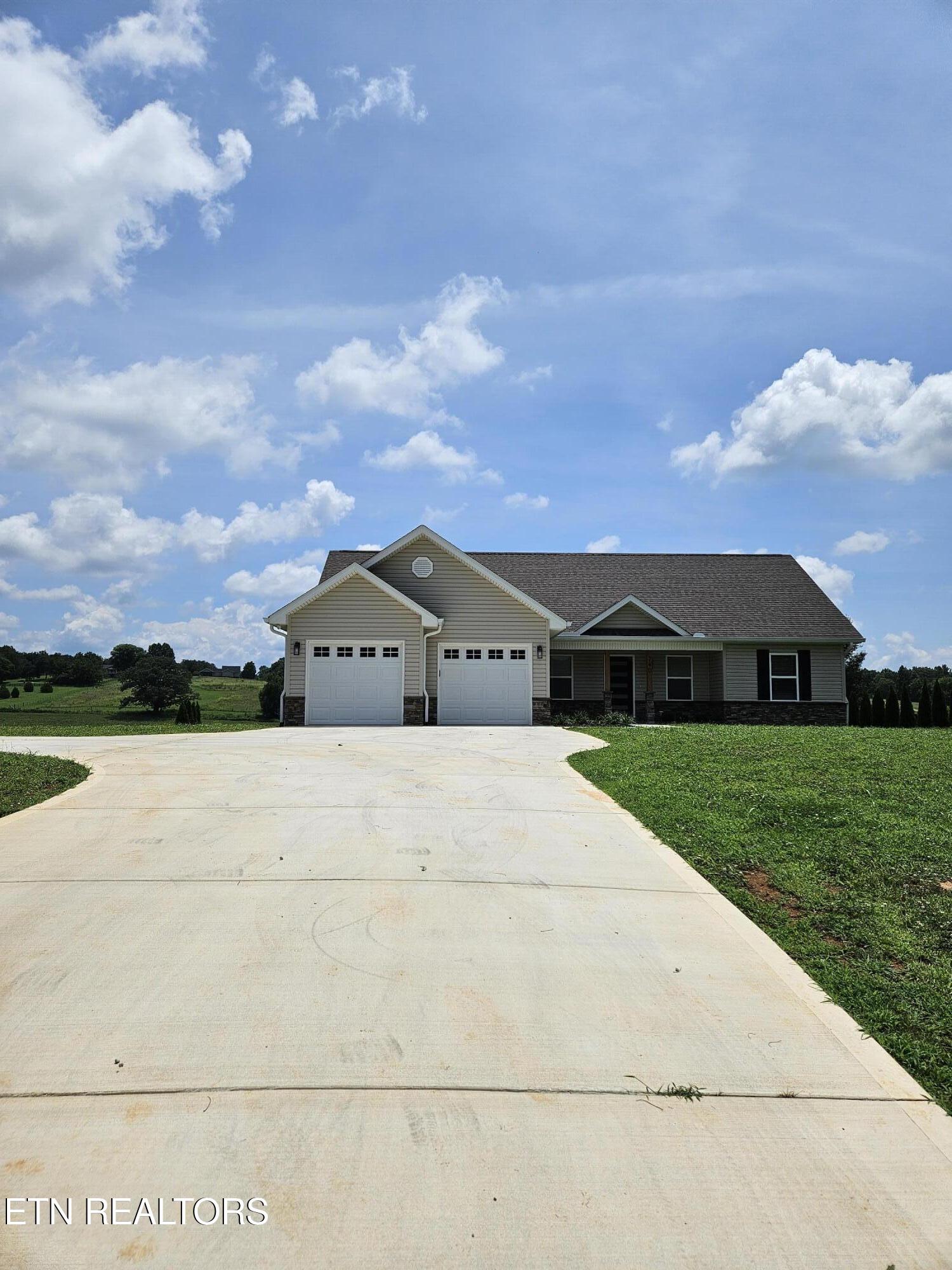 240 Thompson Rd