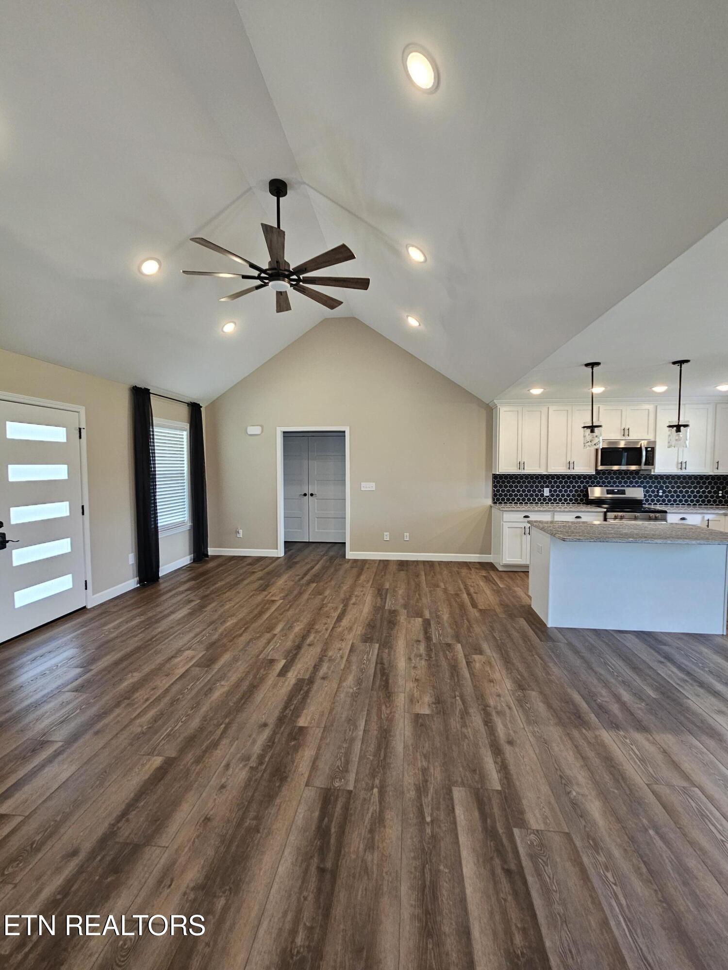 240 Thompson Rd