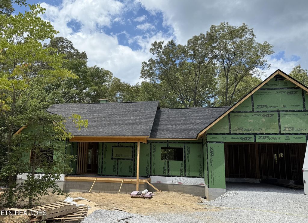 Photo of 154 Hawes Circle, Crossville, TN 38558 (MLS # 1309595)
