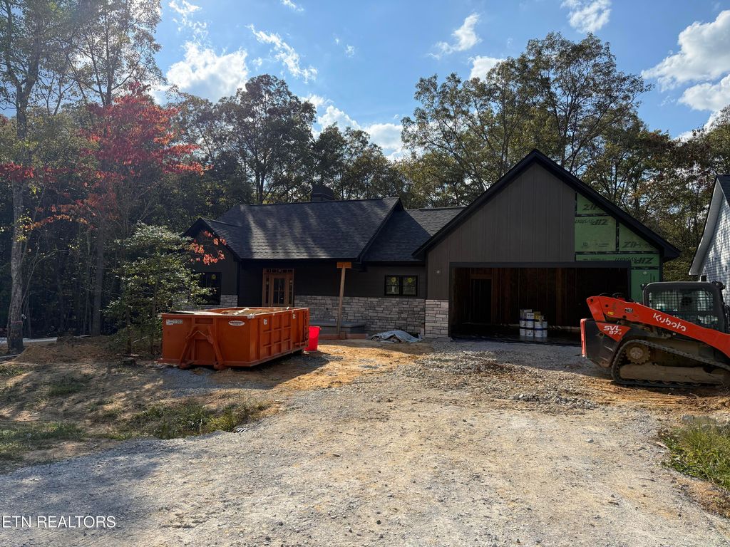 Photo of 154 Hawes Circle, Crossville, TN 38558 (MLS # 1309595)