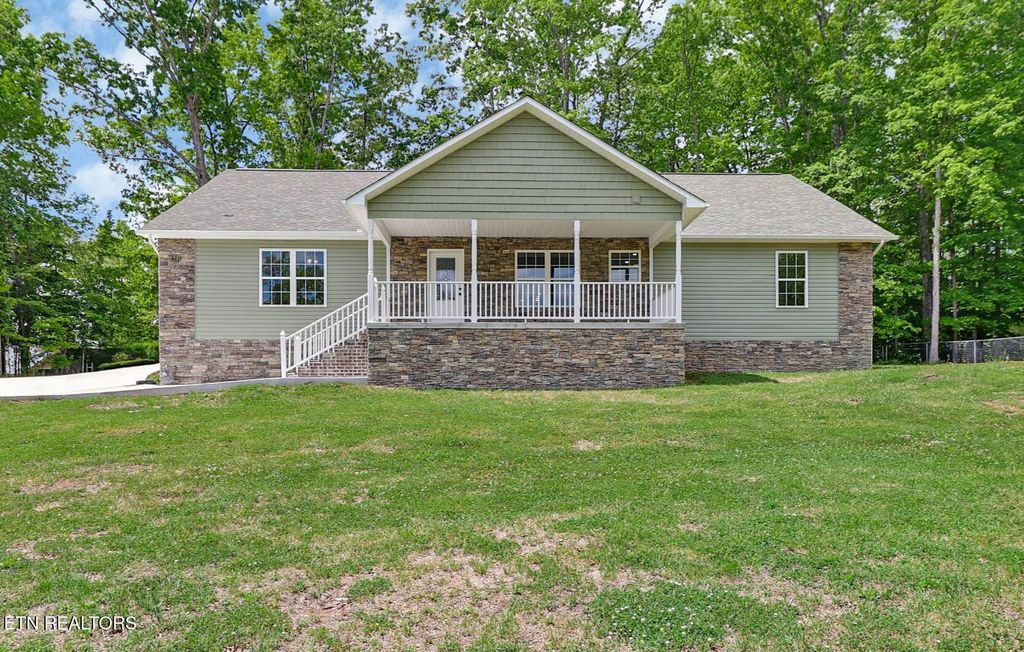 Photo of 310 Summerwind Drive, Crossville, TN 38571 (MLS # 1340121)
