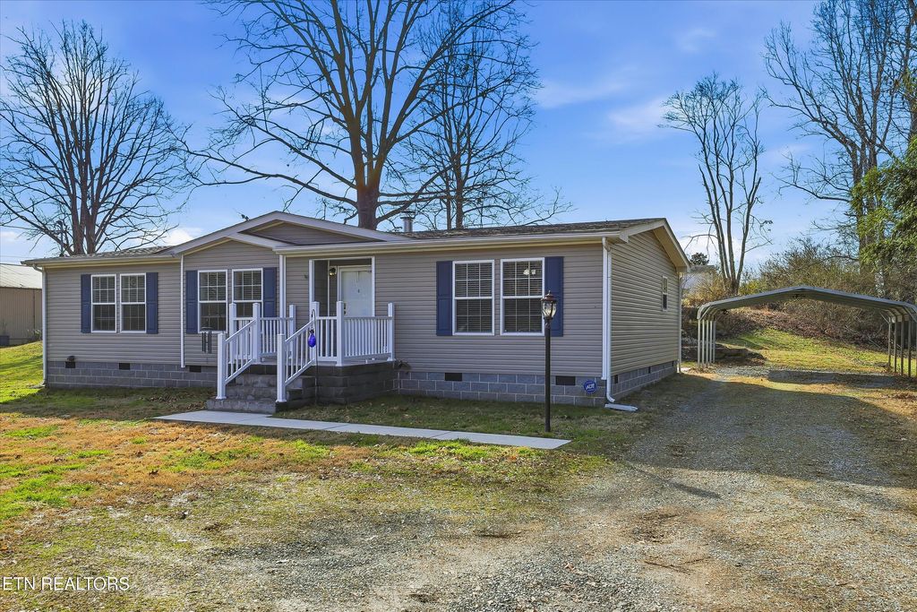 Photo of 133 Cumberland Rd, Oliver Springs, TN 37840 (MLS # 1327729)