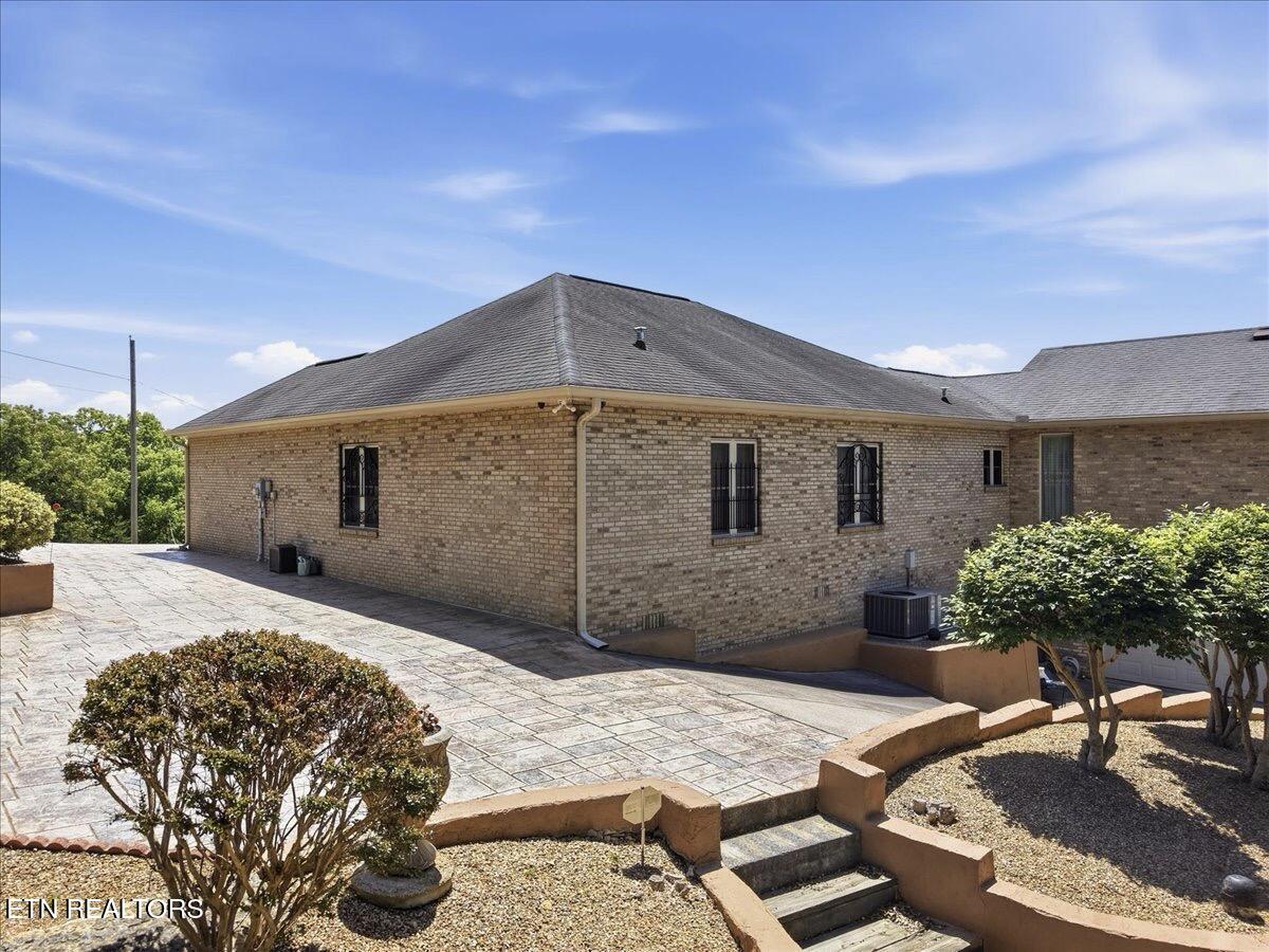281 Rhonda Way