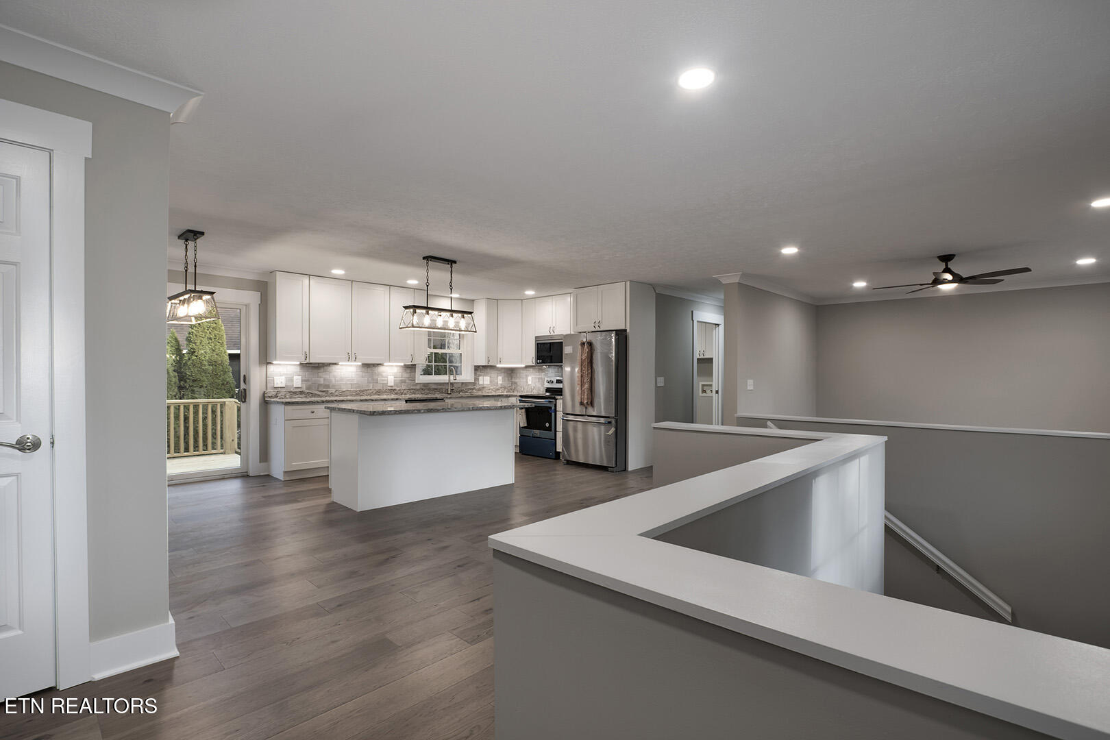 301 Uhdali Place