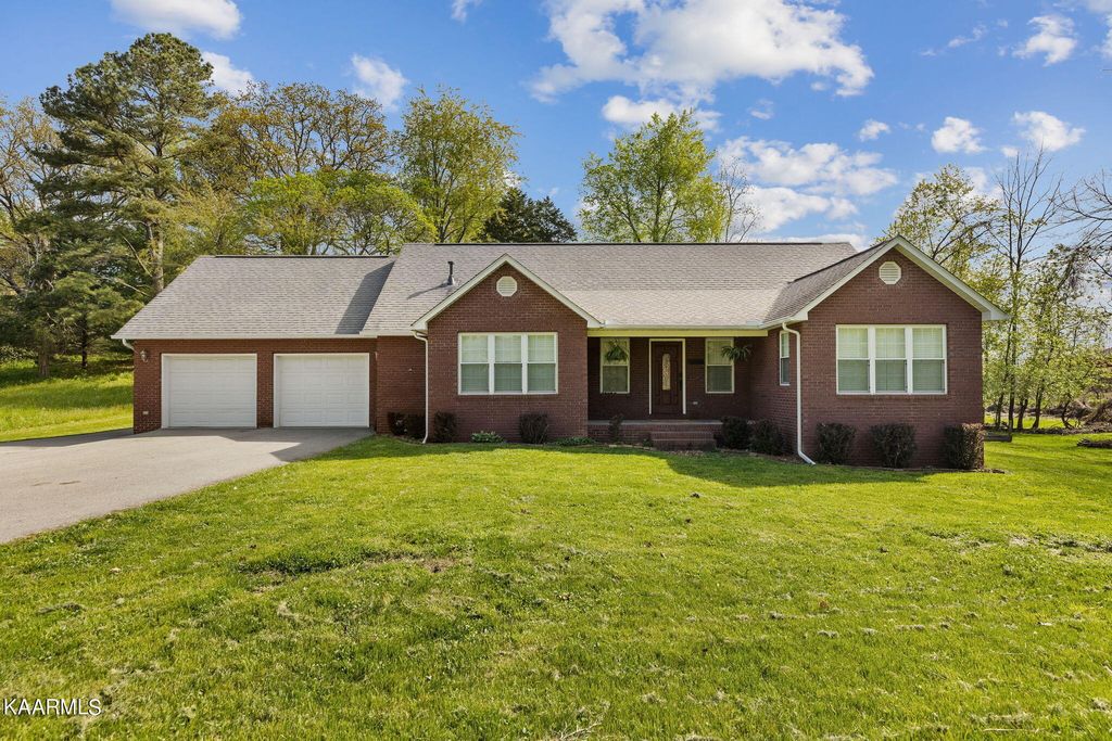 Photo of 610 Elm Ave, New Tazewell, TN 37825 (MLS # 1224951)