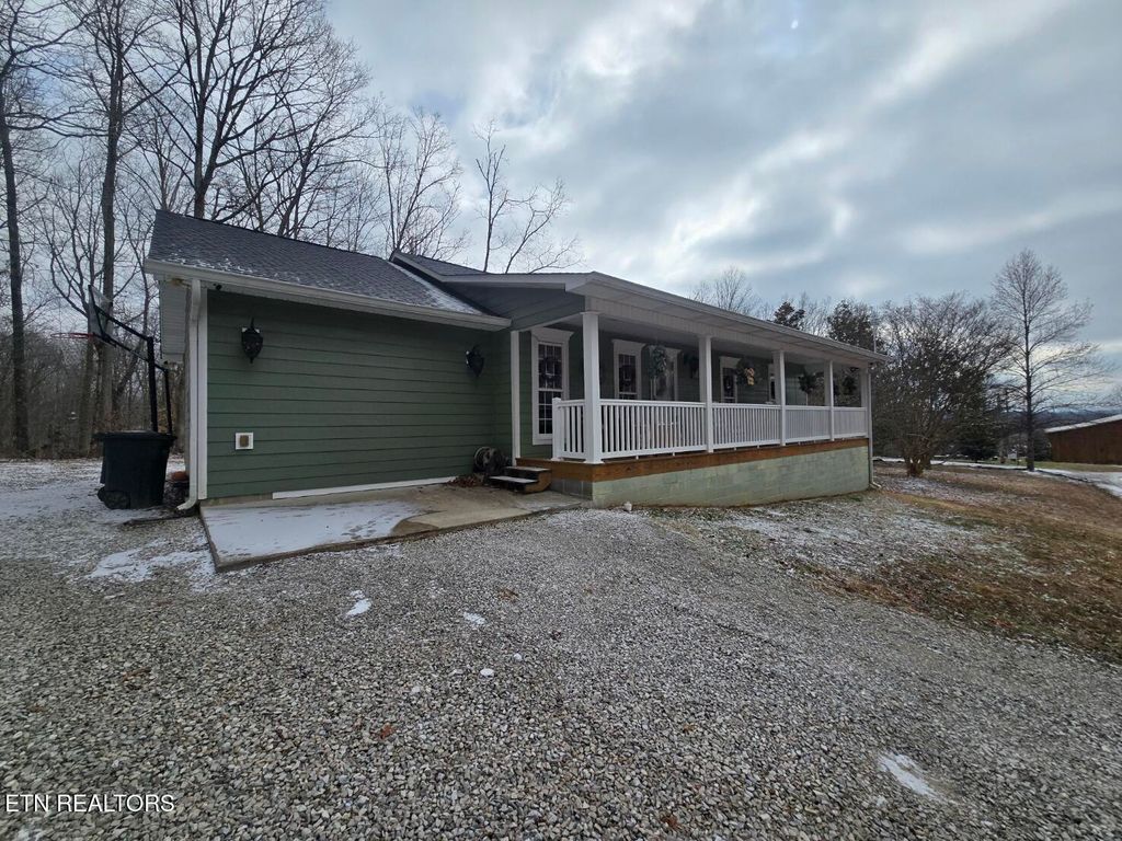 Photo of 337 W Monticello Pike, Huntsville, TN 37756 (MLS # 1328893)