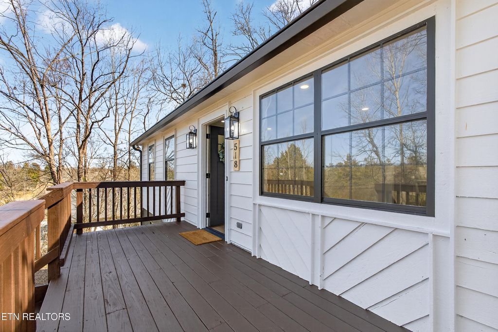 Photo of 518 W Beaver Creek Drive, Powell, TN 37849 (MLS # 1330356)