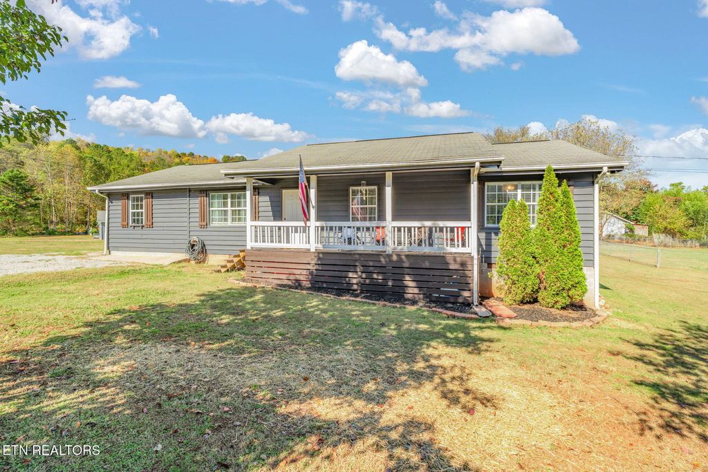 Photo of 105 Lovin Farm Lane Ln, Vonore, TN 37885 (MLS # 1321126)