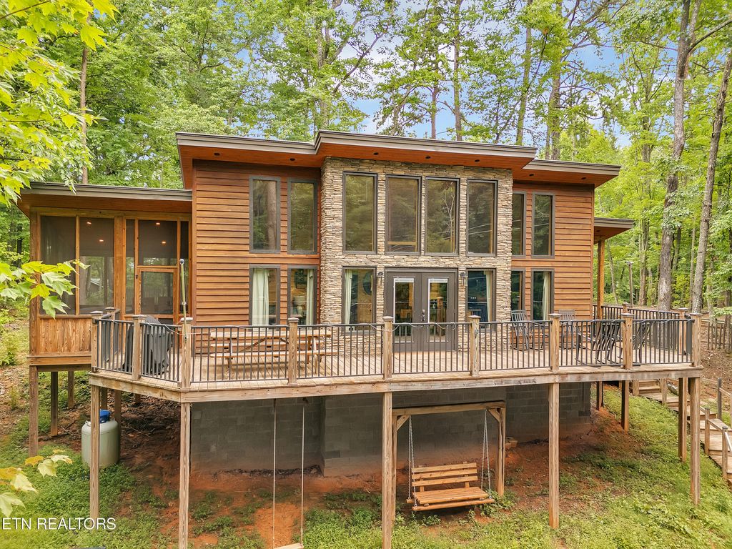 Photo of 2404 Bobs Pass, Sevierville, TN 37876 (MLS # 1311051)