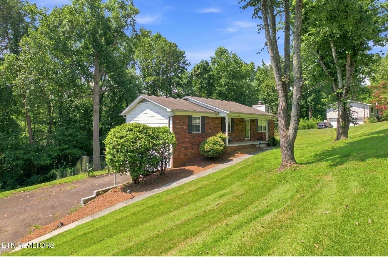 6341 Gateway Lane