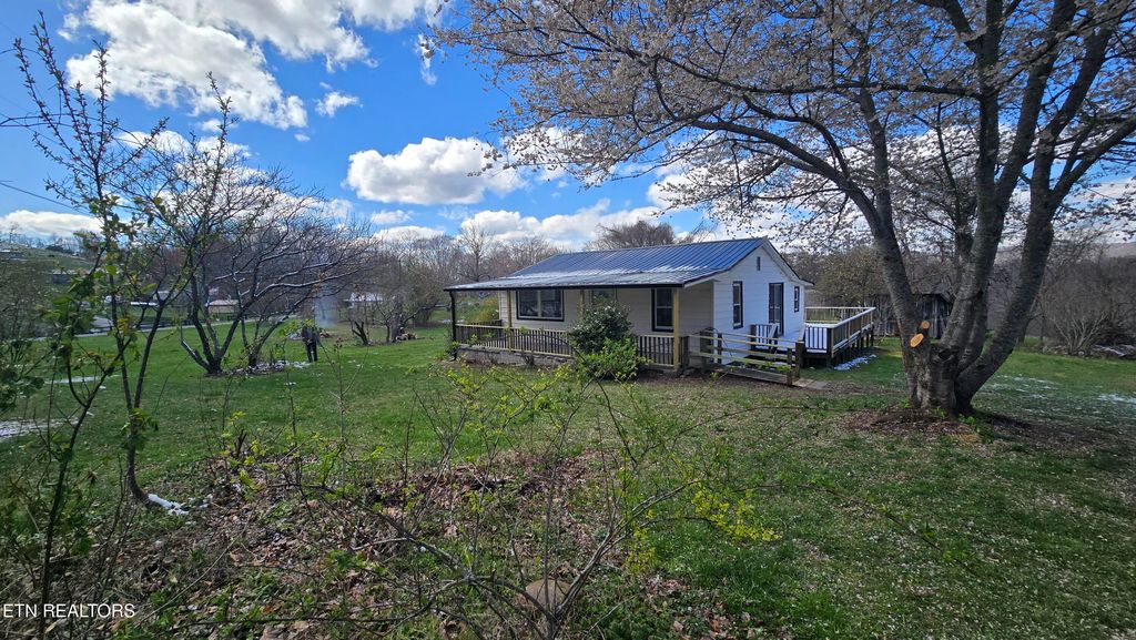 Photo of 320 Epperson Circle, Tazewell, TN 37879 (MLS # 1333594)