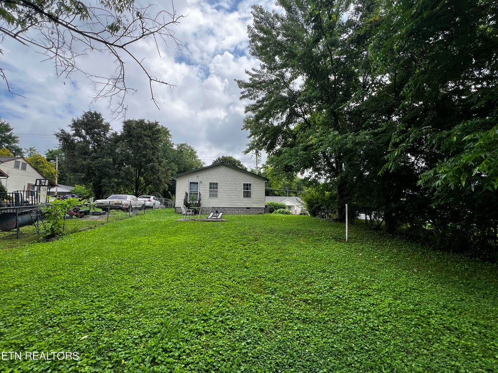 Photo of 3321 Thomas St, Knoxville, TN 37921 (MLS # 1344267)