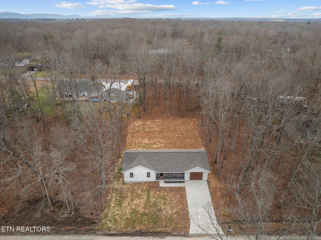 Photo of 6226 Osage Rd, Crossville, TN 38572 (MLS # 1325341)