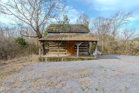 Photo of 2607 Windfall Estates Drive, Sevierville, TN 37876 (MLS # 1332112)