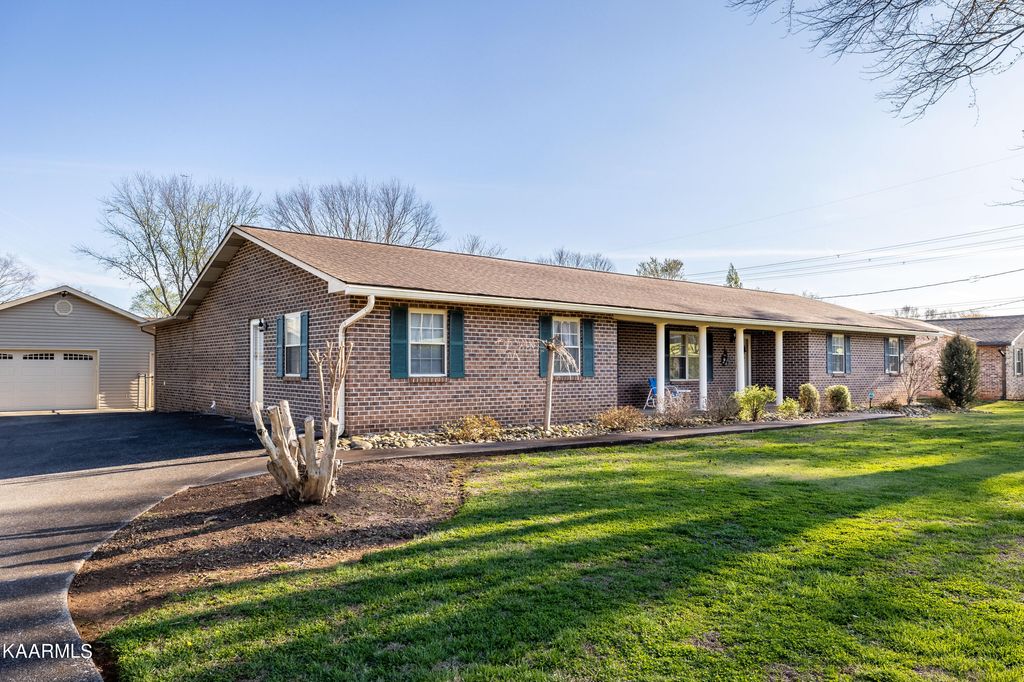 Photo of 2835 Kendra Drive, Louisville, TN 37777 (MLS # 1221018)