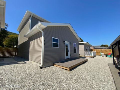 Photo of 329 7Th St, Rocky Top, TN 37769 (MLS # 1326016)