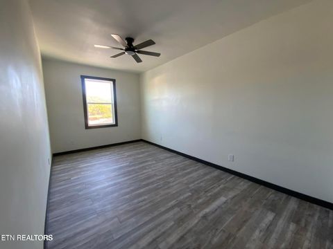 Tiny photo for 329 7Th St, Rocky Top, TN 37769 (MLS # 1326016)