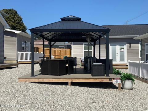 Tiny photo for 329 7Th St, Rocky Top, TN 37769 (MLS # 1326016)