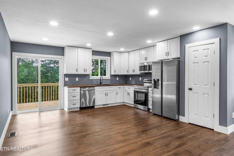 Tiny photo for 382 Davenport Rd, LaFollette, TN 37766 (MLS # 1347560)