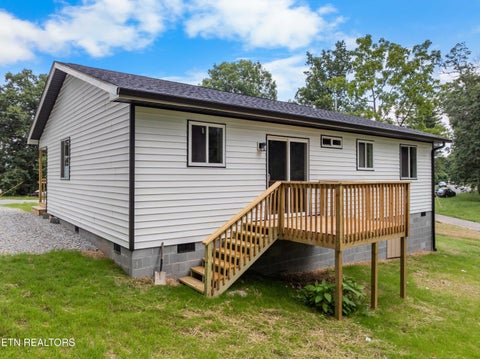 Tiny photo for 382 Davenport Rd, LaFollette, TN 37766 (MLS # 1347560)
