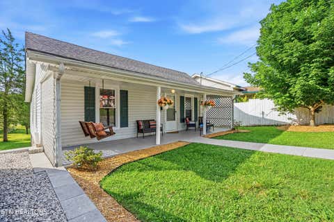 Tiny photo for 613 Fowler St, Clinton, TN 37716 (MLS # 1347164)