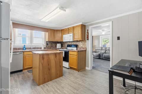Tiny photo for 613 Fowler St, Clinton, TN 37716 (MLS # 1347164)