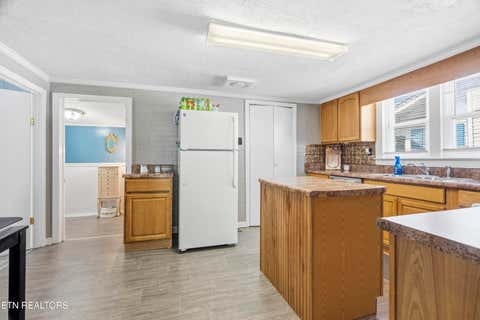 Tiny photo for 613 Fowler St, Clinton, TN 37716 (MLS # 1347164)