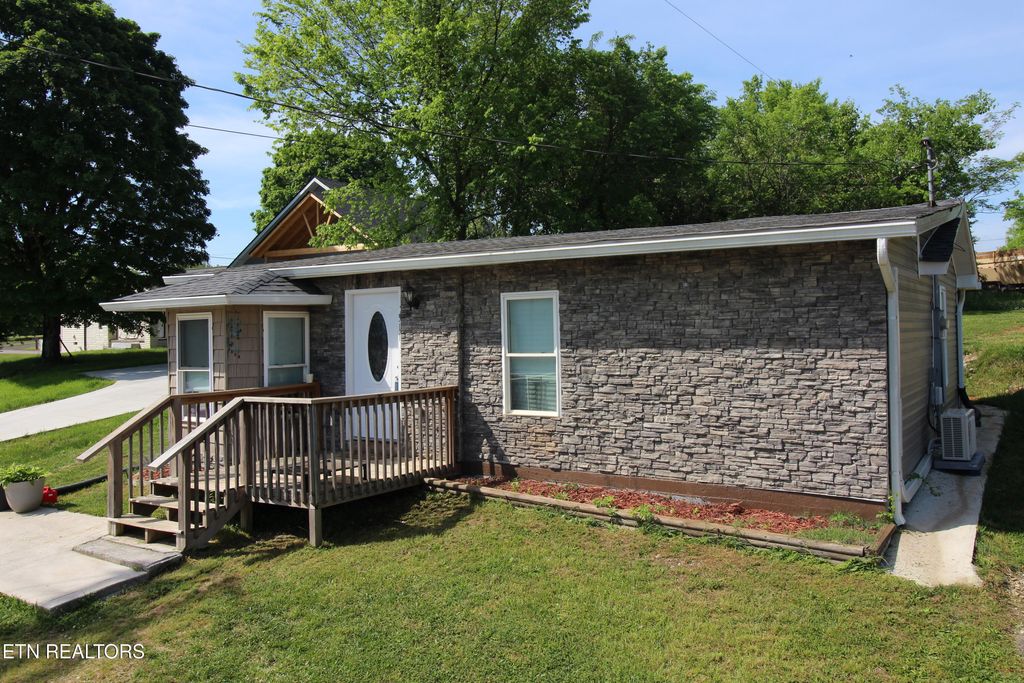 Photo of 311 Bussell Ferry Rd, Lenoir City, TN 37771 (MLS # 1338549)