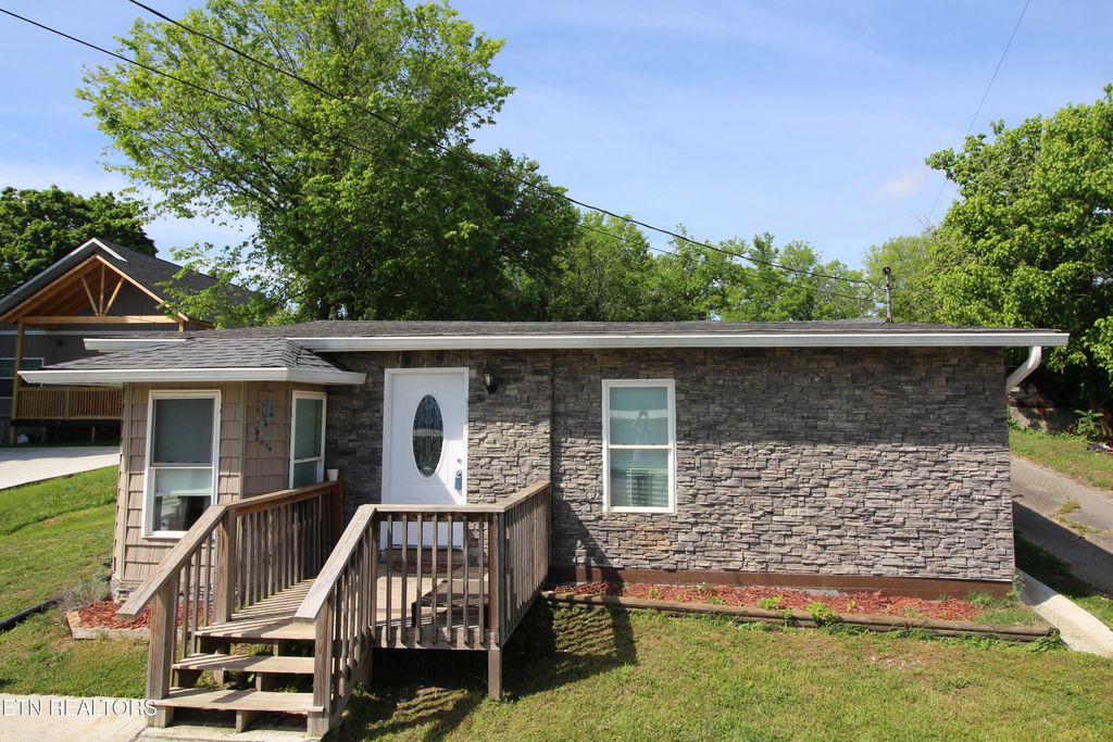 Photo of 311 Bussell Ferry Rd, Lenoir City, TN 37771 (MLS # 1338549)