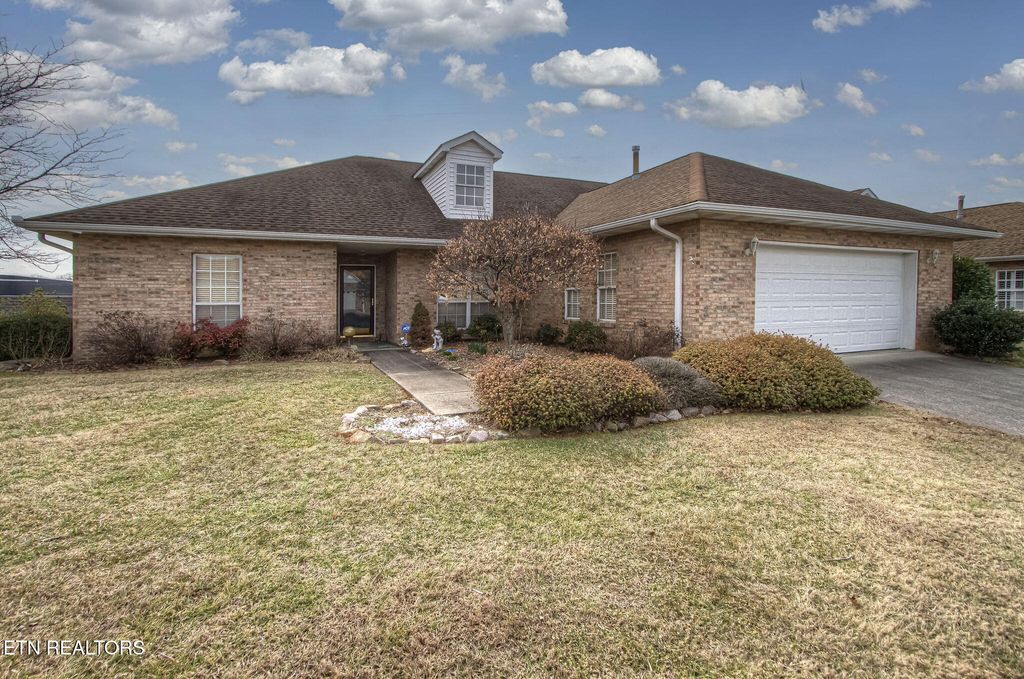 Photo of 214 Royal Oaks Dr. Drive, Maryville, TN 37801 (MLS # 1329535)