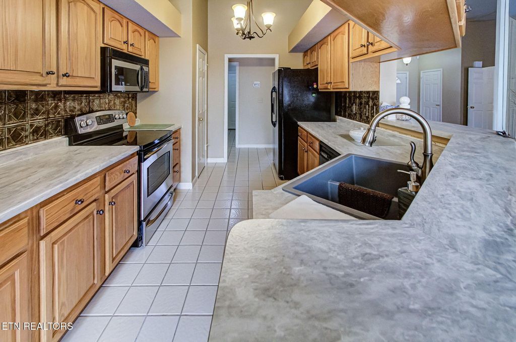 Photo of 214 Royal Oaks Dr. Drive, Maryville, TN 37801 (MLS # 1329535)