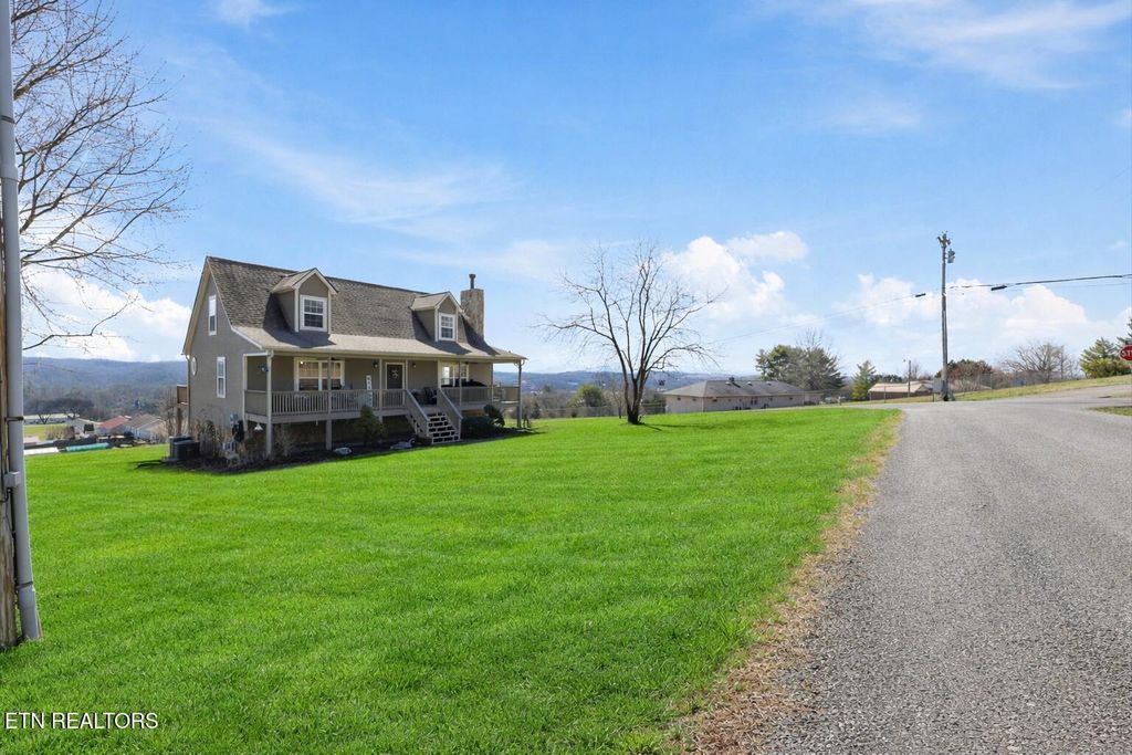 Photo of 401 Klondike Circle, Kodak, TN 37764 (MLS # 1330962)