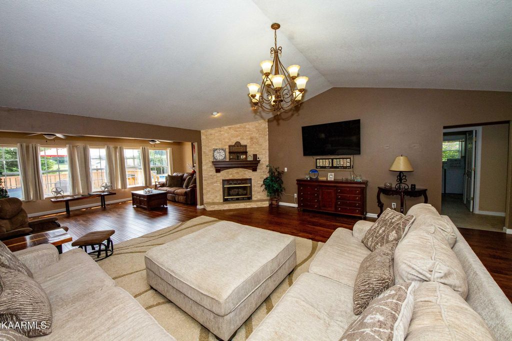 Photo of 3819 Brookview Court, Louisville, TN 37777 (MLS # 1230561)