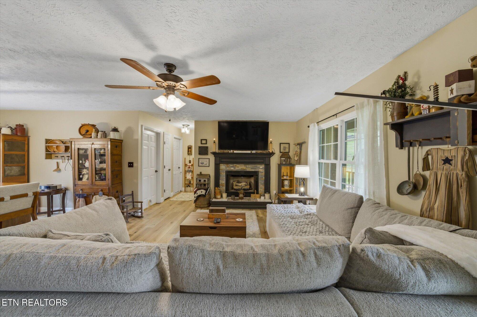 827 Hinkle Estates Drive
