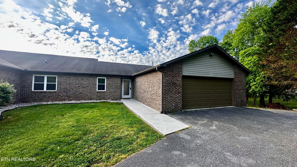 Photo of 330 Villa Drive, Seymour, TN 37865 (MLS # 1323291)